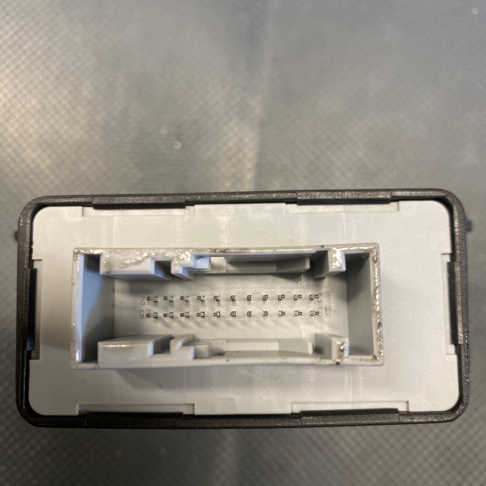Audi A4 8P A6 C6 Xenon Headlight Range Control ECU  8P0907357F