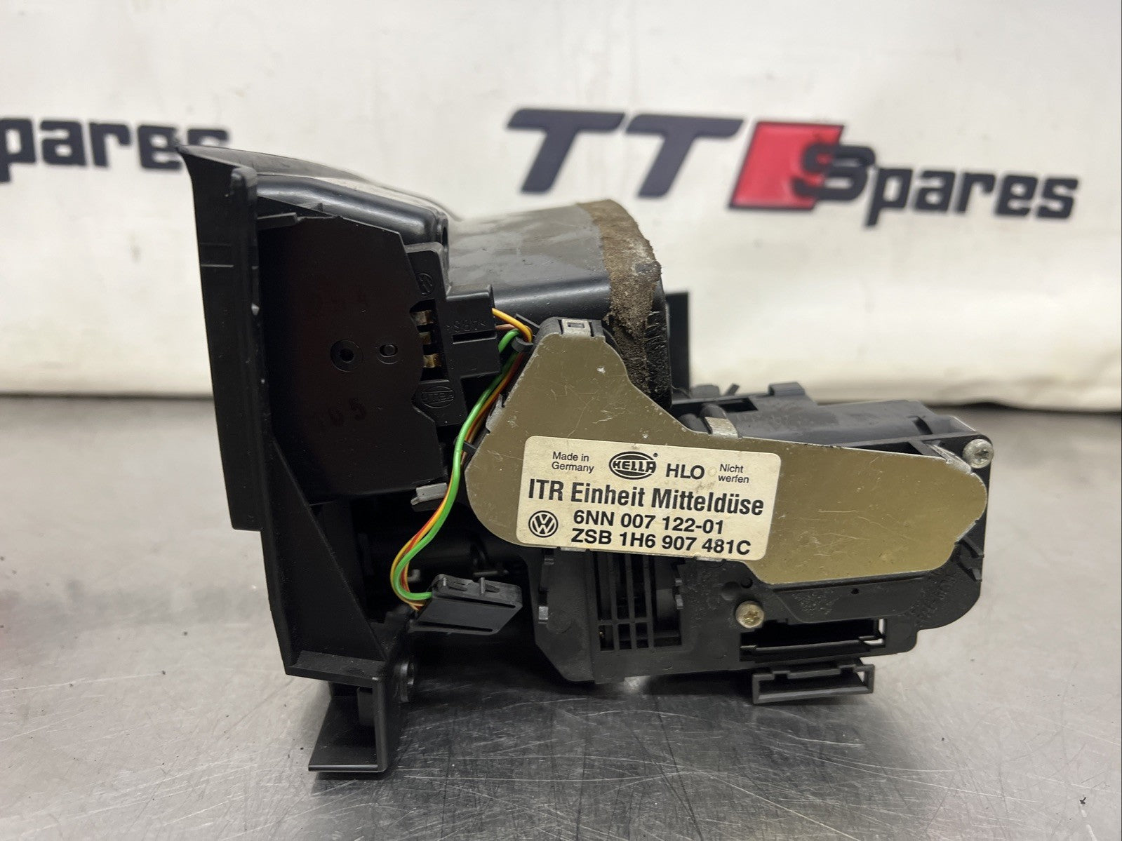 Volkswagen Golf Mk3 Center radio,Air vent