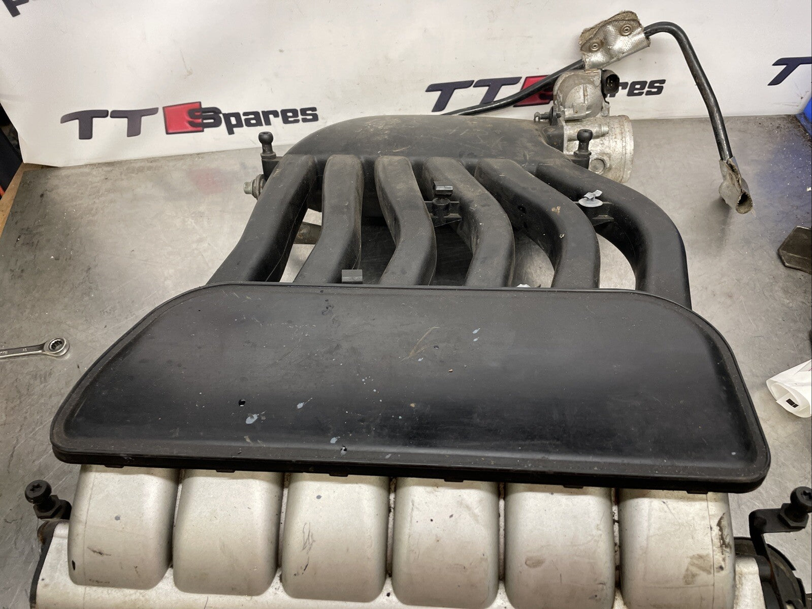 VW Golf MK4 2.8 V6 4motion 24V VR6  Air intake MANIFOLD  022133203B