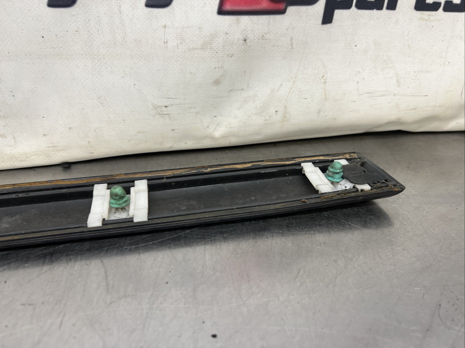 VW GOLF MK3.5 REAR LEFT TRIM MOULDING BLACK 1H3853535 COLOUR CONCERT PAINTED