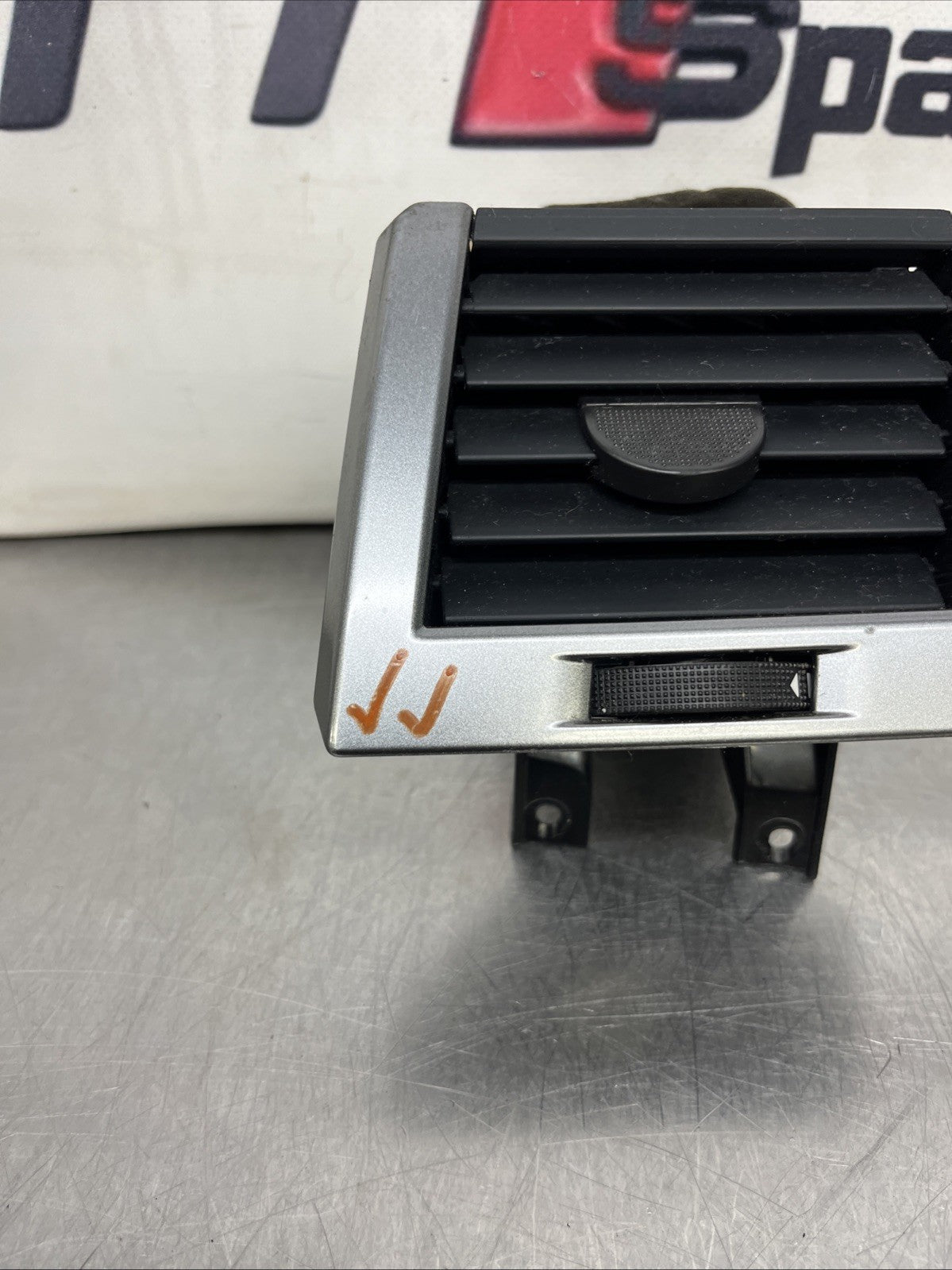 JBD500180XXX Range Rover Sport Air Vent Off Side Outer Dashboard 2005 to 2009