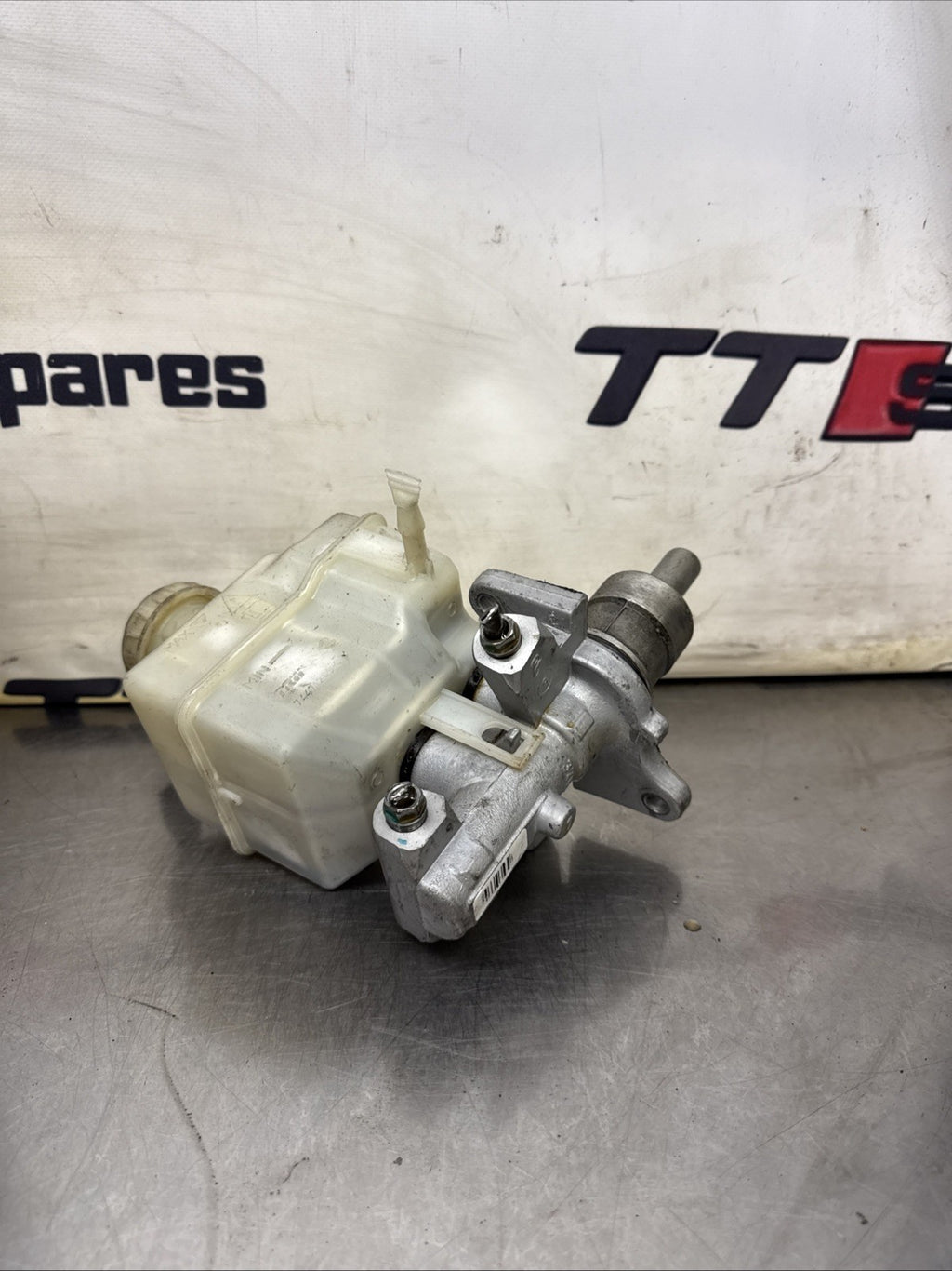 LAND ROVER DISCOVERY 3 L319 2004-2010  BRAKE MASTER CYLINDER 74471269