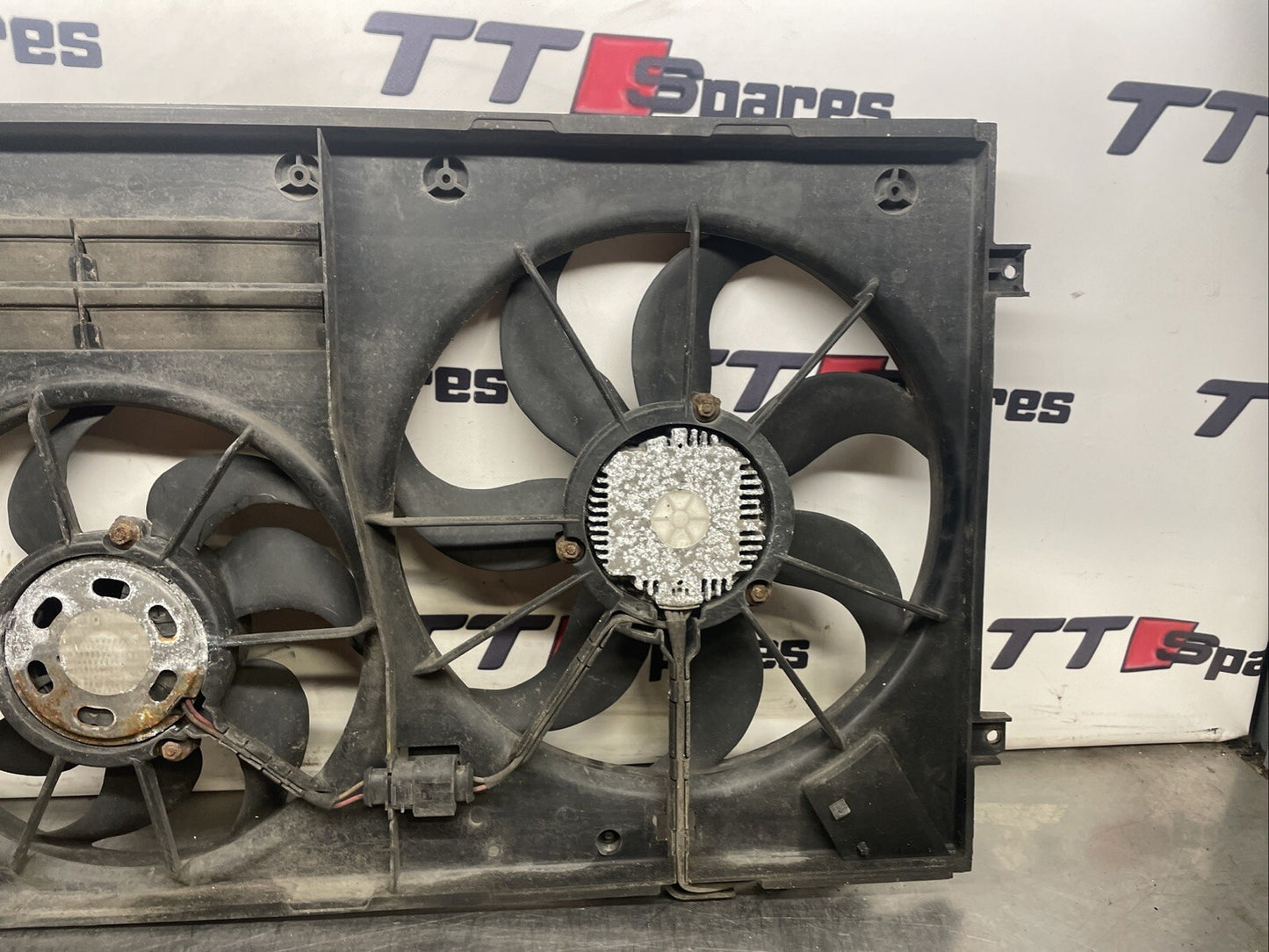 Audi A3 8P Radiator Engine Dual Cooling Fan Motor 2.0Petrol 2007 OEM 1K0121207AA