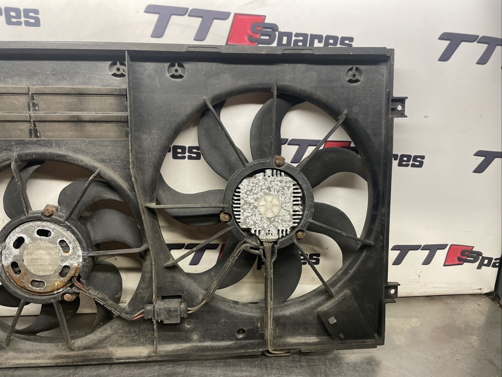 Audi A3 8P Radiator Engine Dual Cooling Fan Motor 2.0Petrol 2007 OEM 1K0121207AA