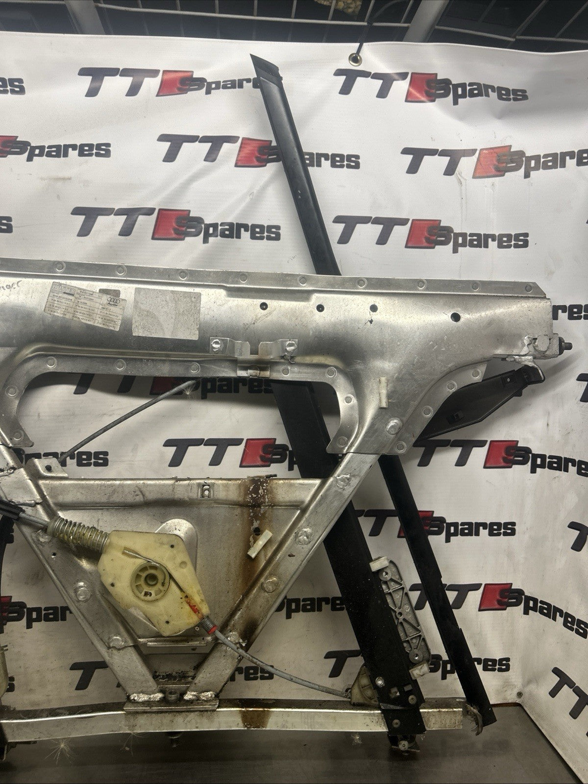 2006 AUDI TT FRONT WINDOW REGULATOR LH PASSENGER SIDE 3 DOOR COUPE 8N8837729B