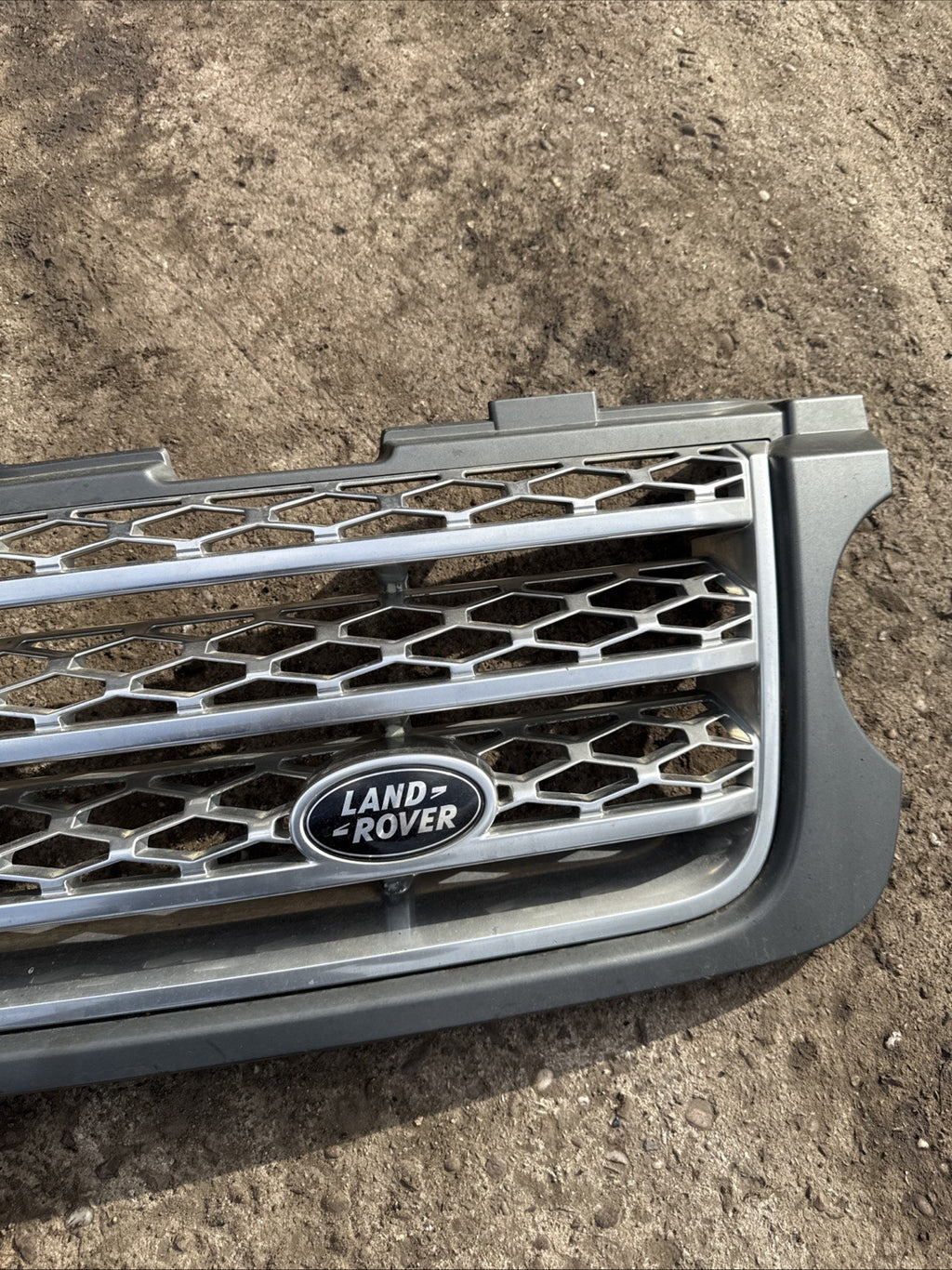 LAND ROVER RANGE ROVER V8 MK3 09-12 FRONT BUMPER GRILL AH42-8138-A