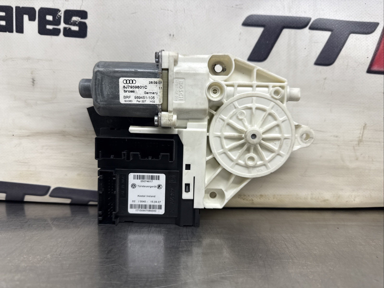 AUDI TT MK2 06-14 CONVERTIBLE/ROADSTER RIGHT  WINDOW MOTOR 8J7959801C