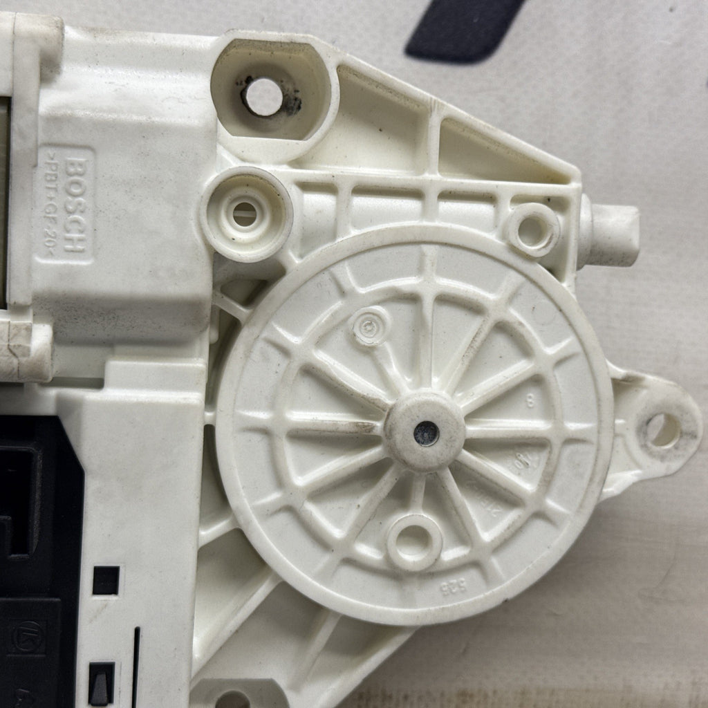 AUDI TT MK2 06-14 CONVERTIBLE/ROADSTER RIGHT  WINDOW MOTOR 8J7959801C
