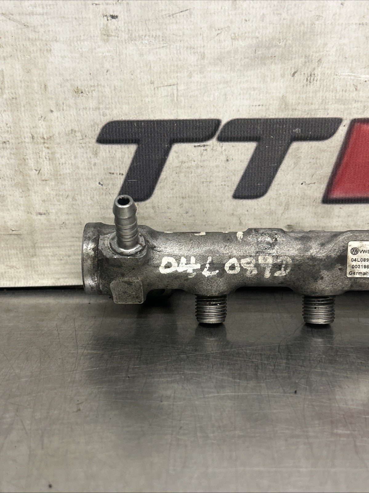  2019 VOLKSWAGEN GOLF MK7 2.0TDI GTD FUEL COMMON INJECTION RAIL 04L 089 D