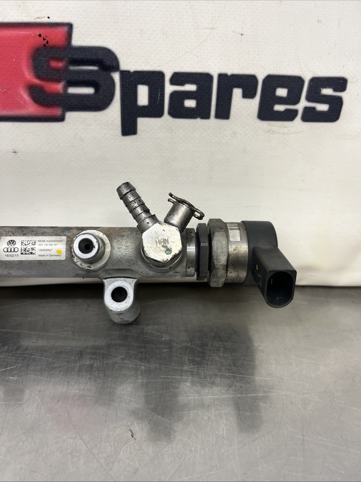 AUDI Q7 S LINE 3.0 DIESEL 2011 FUEL RAIL 059130090BT