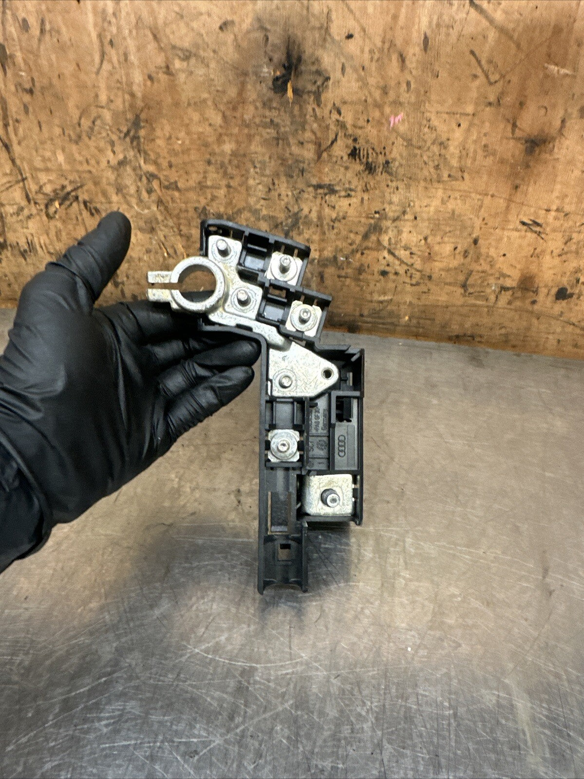 2015 AUDI A5 BATTERY CUT OFF FUSE OVERLOAD PROTECTION TRIP 4F0915519