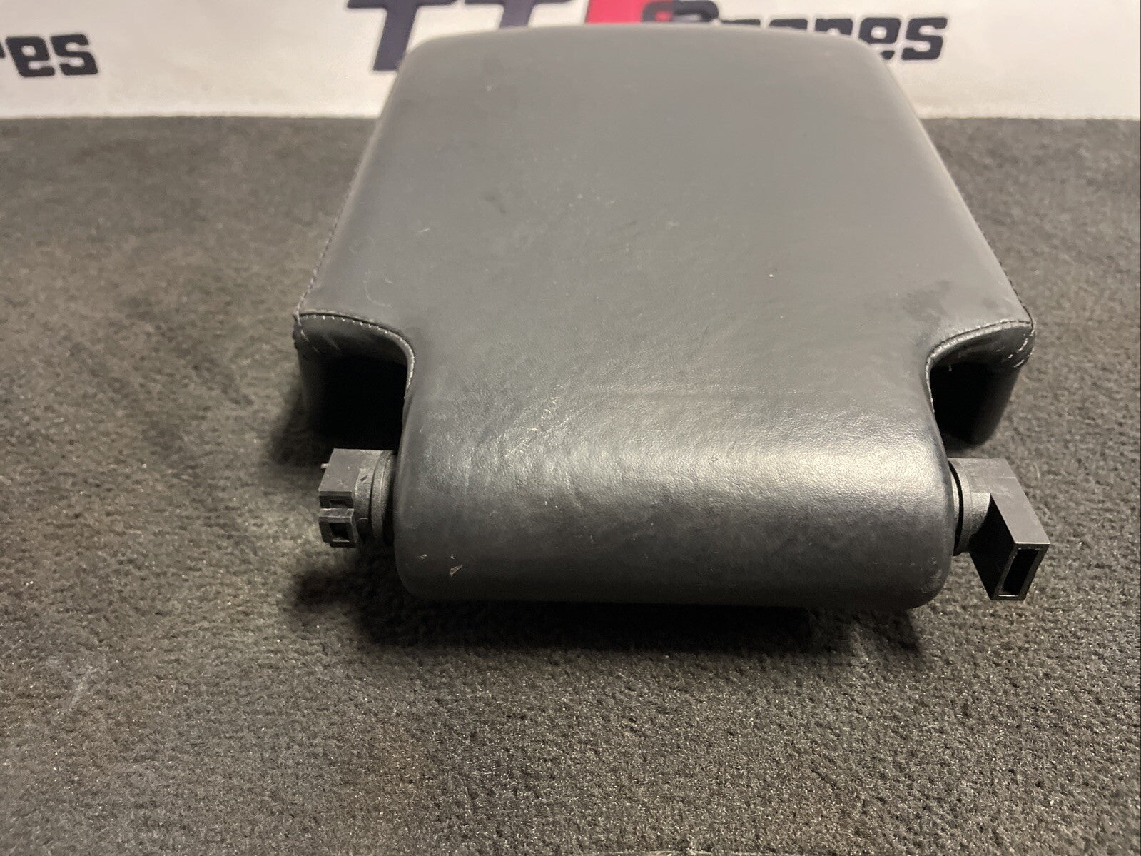 RANGE ROVER LAND ROVER SPORT L320 2009 CENTRE CONSOLE LEATHER ARM REST BLACK 