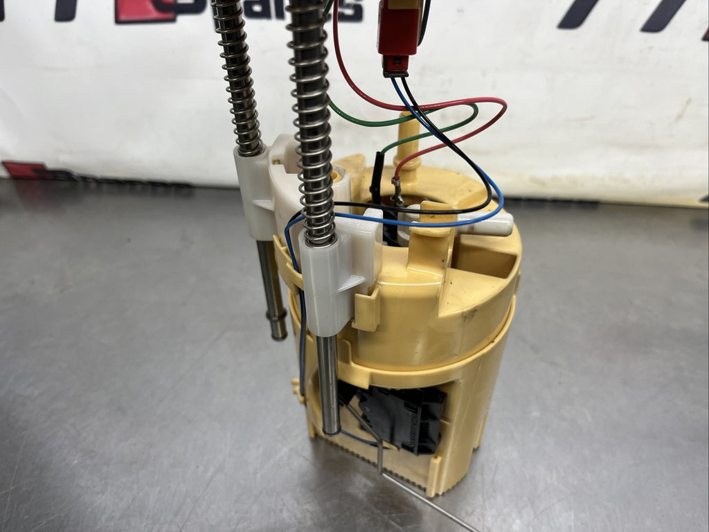 BMW E70 X5  2013 DIESEL IN TANK FUEL PUMP SENDER UNIT 7164315