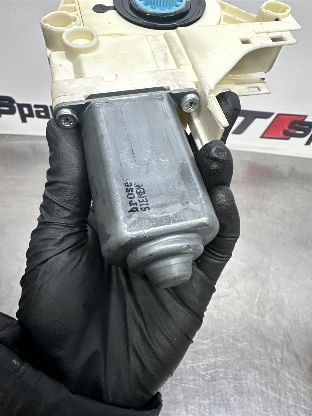RANGE ROVER SPORT TDV6 L320 DRIVER SIDE REAR WINDOW MOTOR 0536010001 0536010001