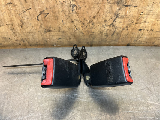 AUDI TT MK1 98-06 8N REAR RIGHT AND LEFT PAIR OF SEAT BELT BUCKLES BUCKLE CLASP.
