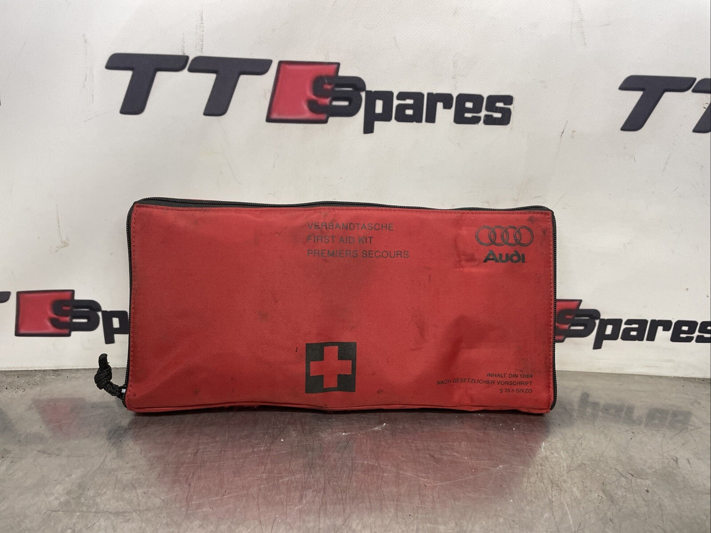 Audi A4 8K B8 Emergency First Aid Kit Red Case Style 8K0860282