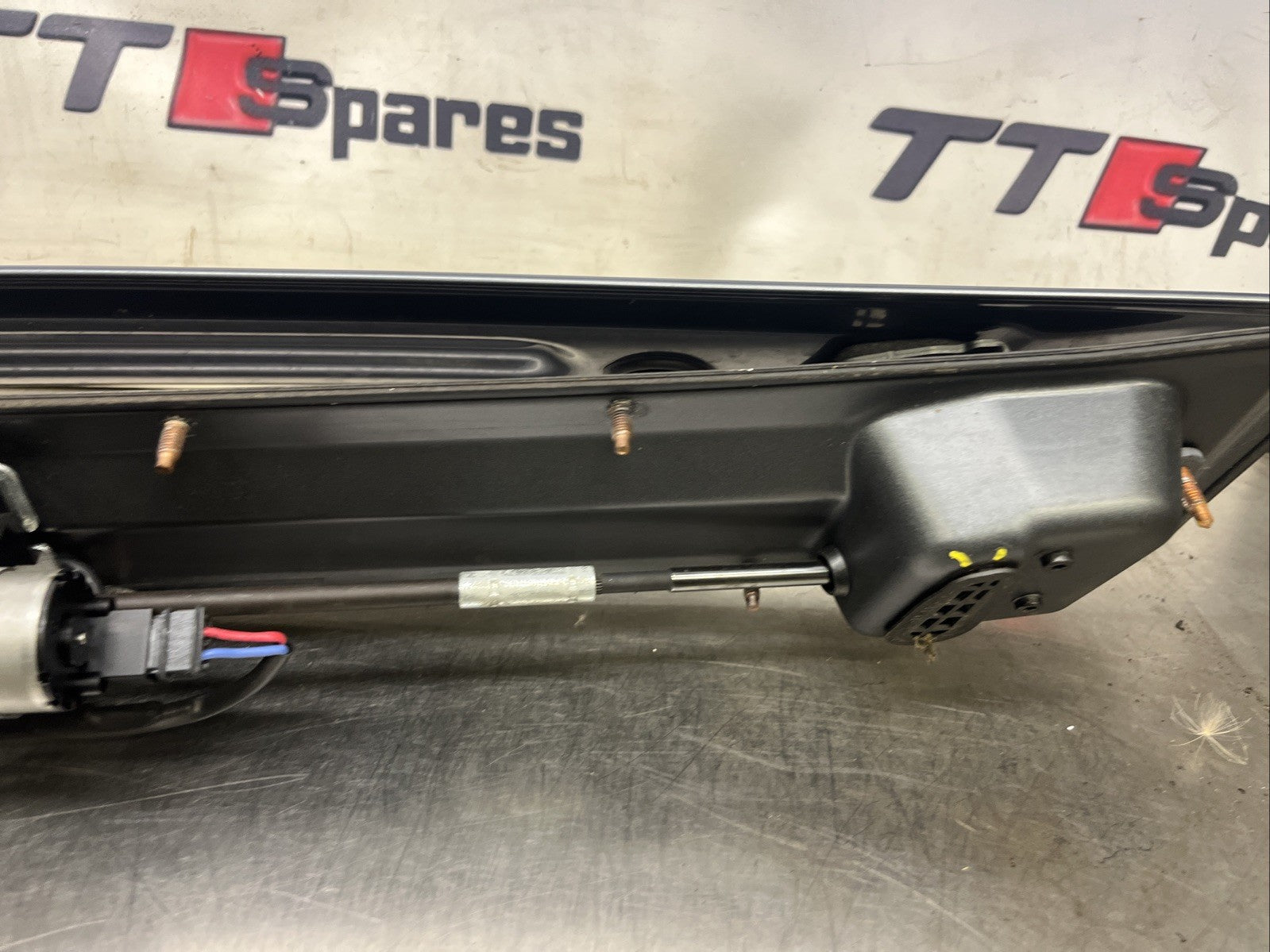AUDI TT MK2 REAR SPOILER LX7Z DOLPHIN GREY 8J0827948C 06-14