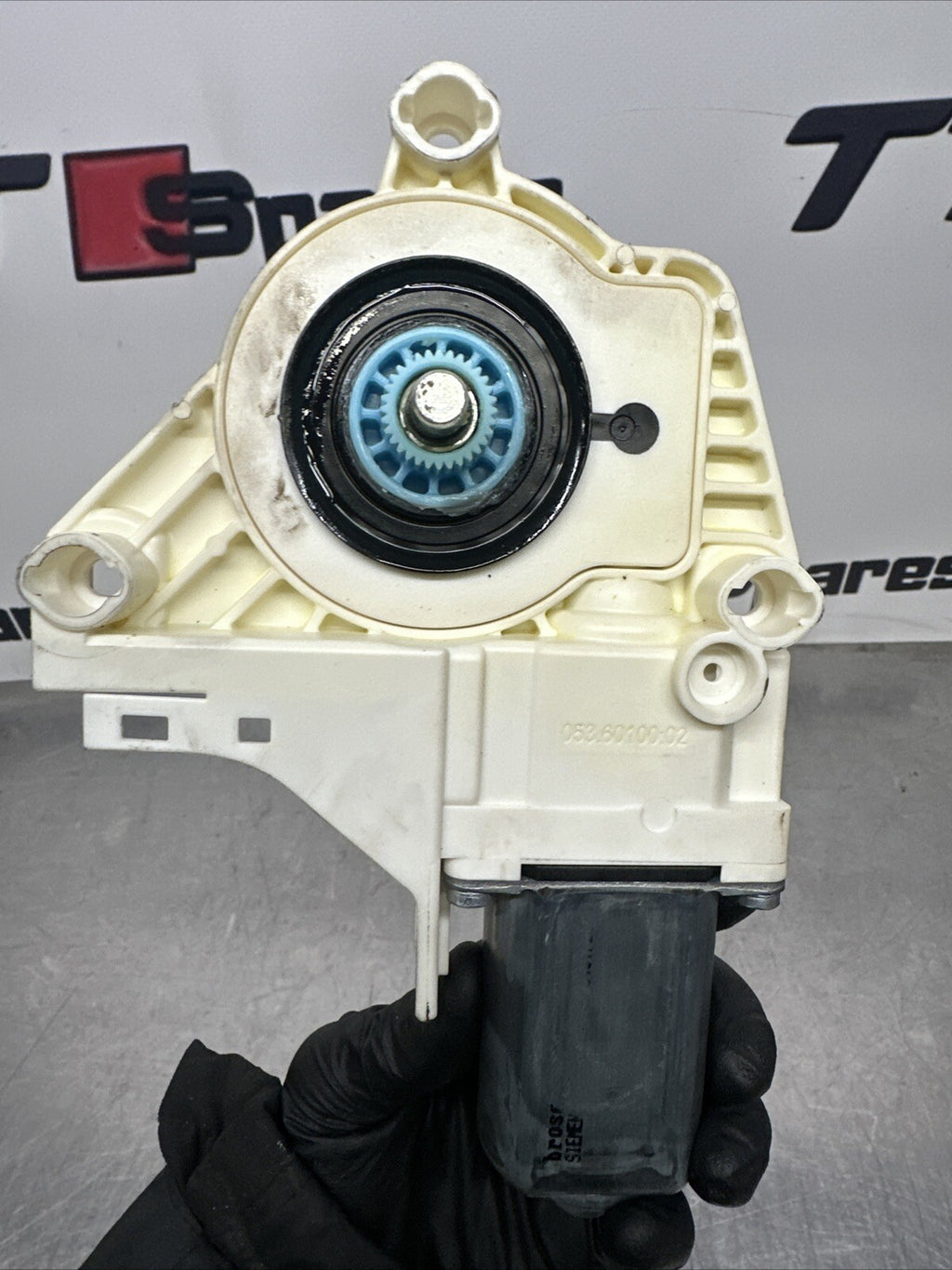 RANGE ROVER SPORT TDV6 L320 NEARSIDE REAR WINDOW MOTOR 0536010002 0536010002