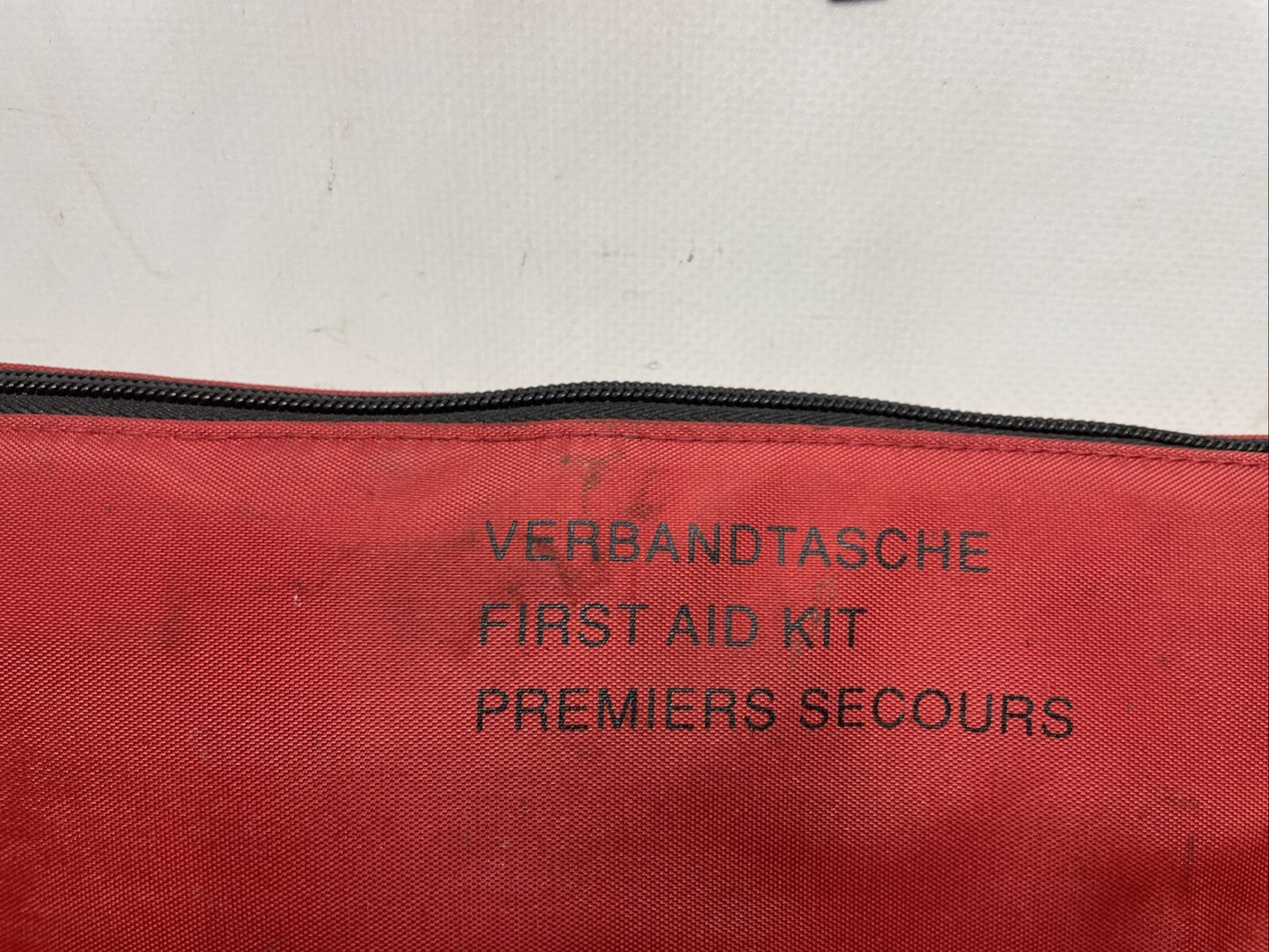 Audi A4 8K B8 Emergency First Aid Kit Red Case Style 8K0860282