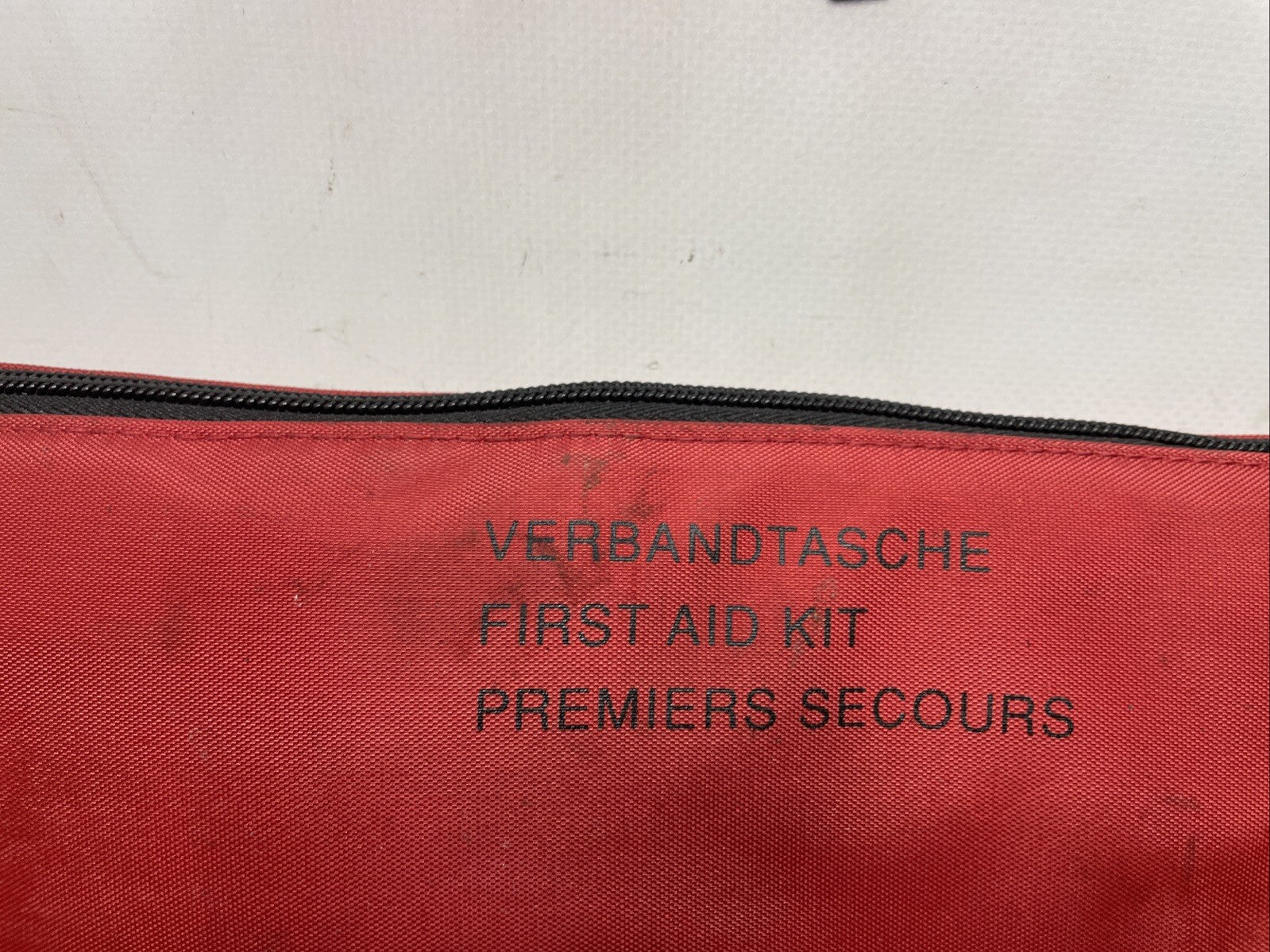 Audi A4 8K B8 Emergency First Aid Kit Red Case Style 8K0860282