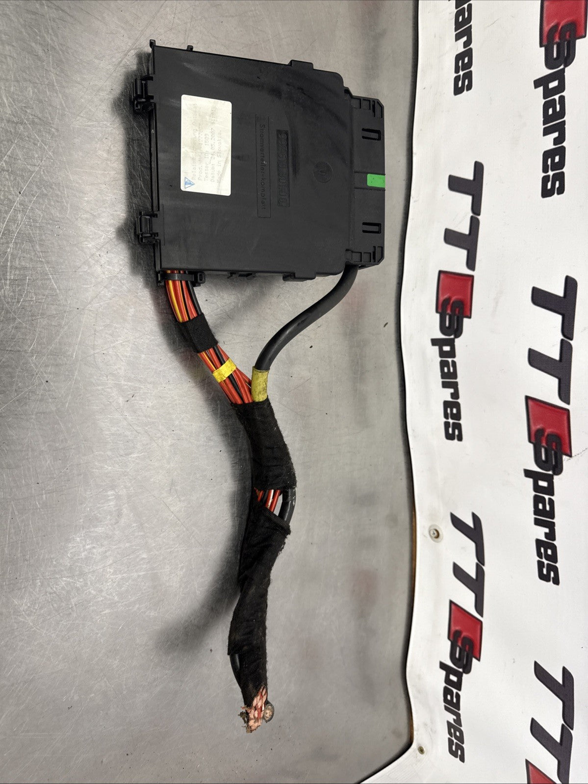 Porsche Boxster 987 2007 Engine Bay Fuse Box Module 99761030100