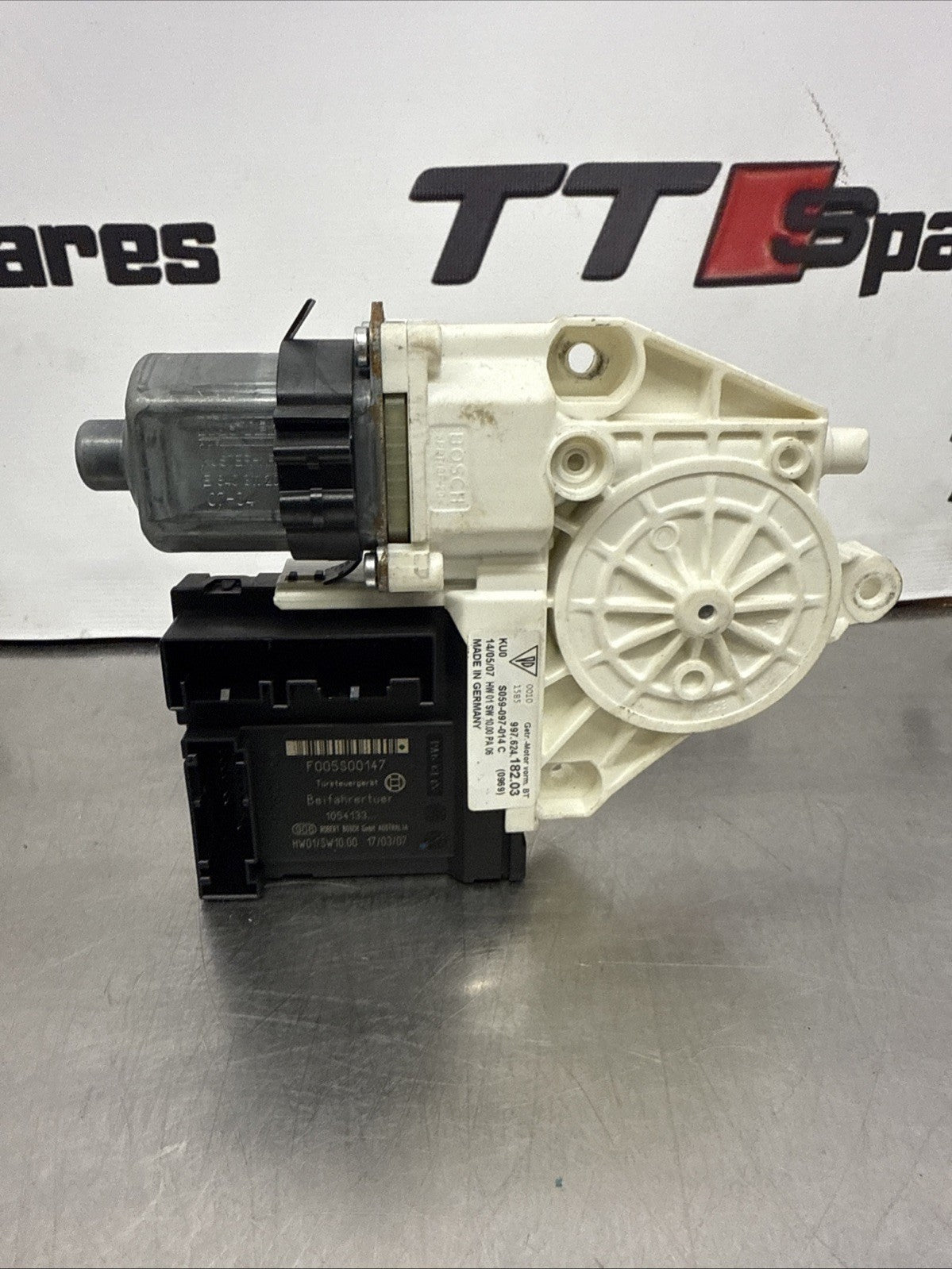 Genuine Porsche 987 / 997 Passenger Window Motor 99762418203