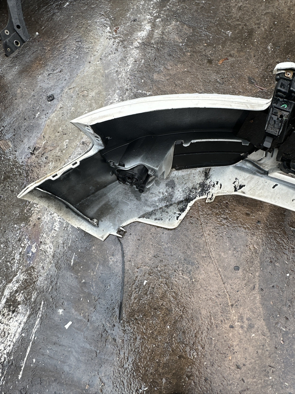 AUDI A5 (2009) FRONT BUMPER IN WHITE