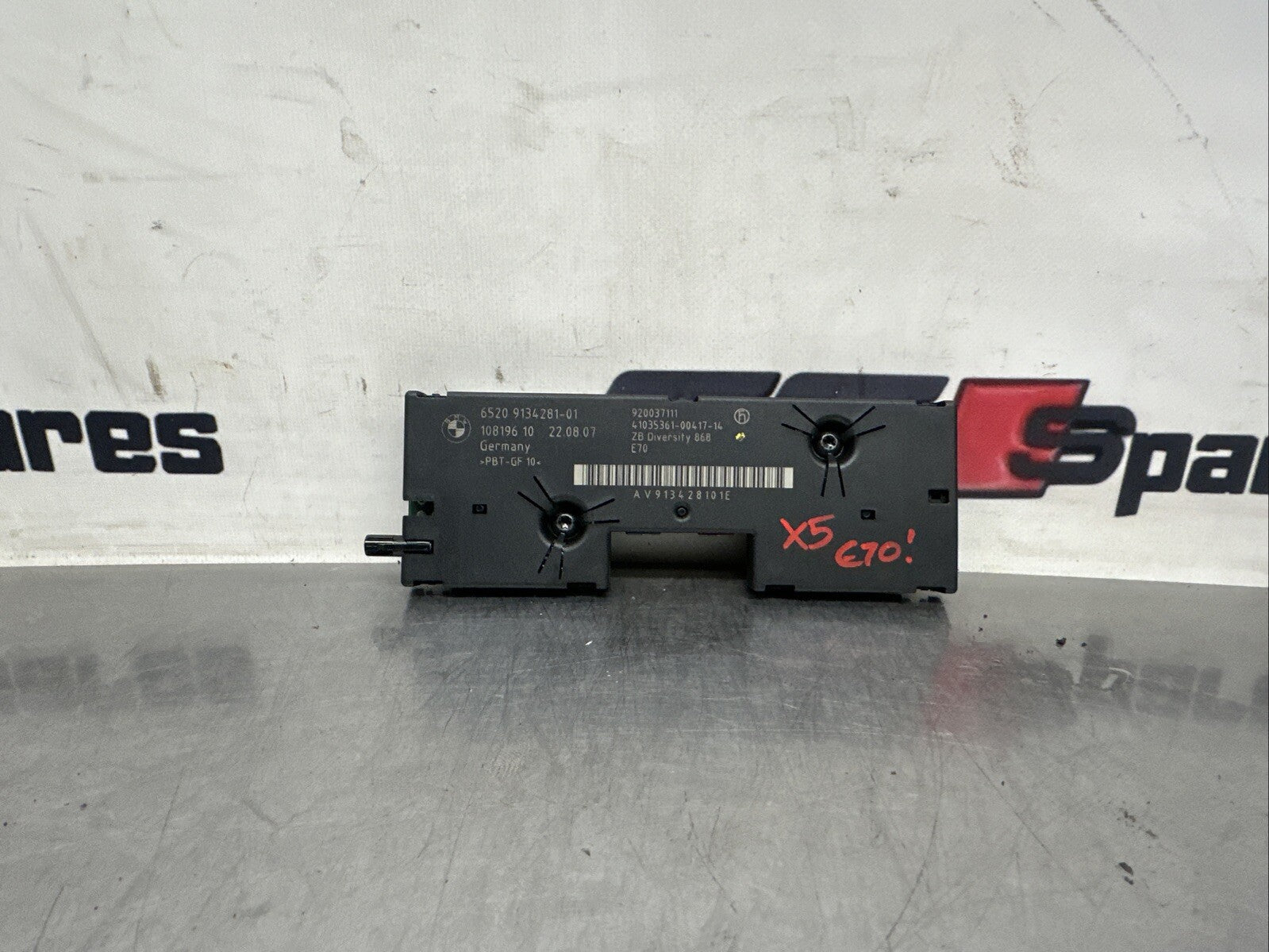  10819610 2004-2012 BMW 1 SERIES E81/87 AMPLIFIER ANTENNA CONTROL MODULE