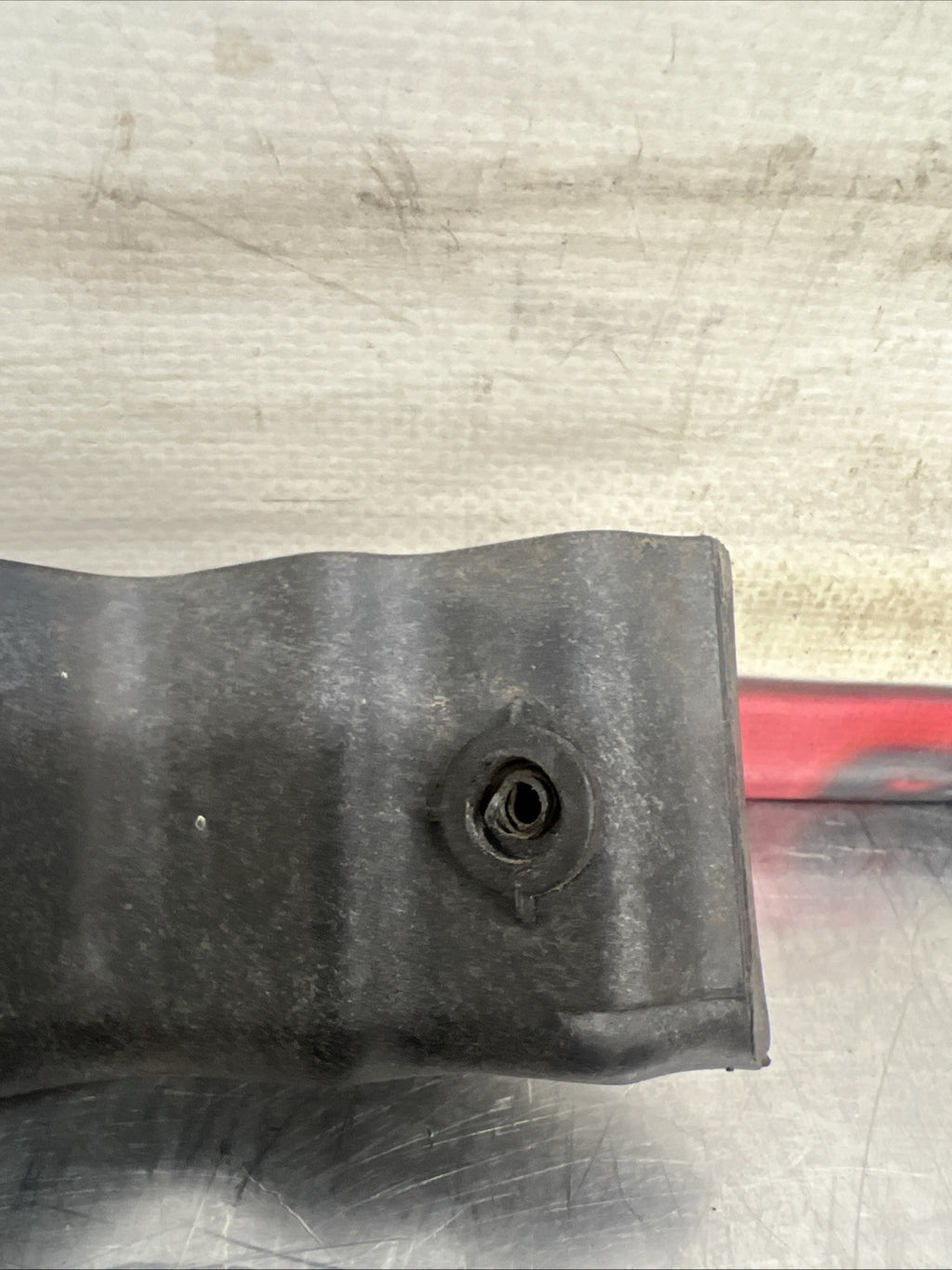 Audi TT 8N Mk1 NS Left Front Bumper to Wing Guide Bracket Mount Support	