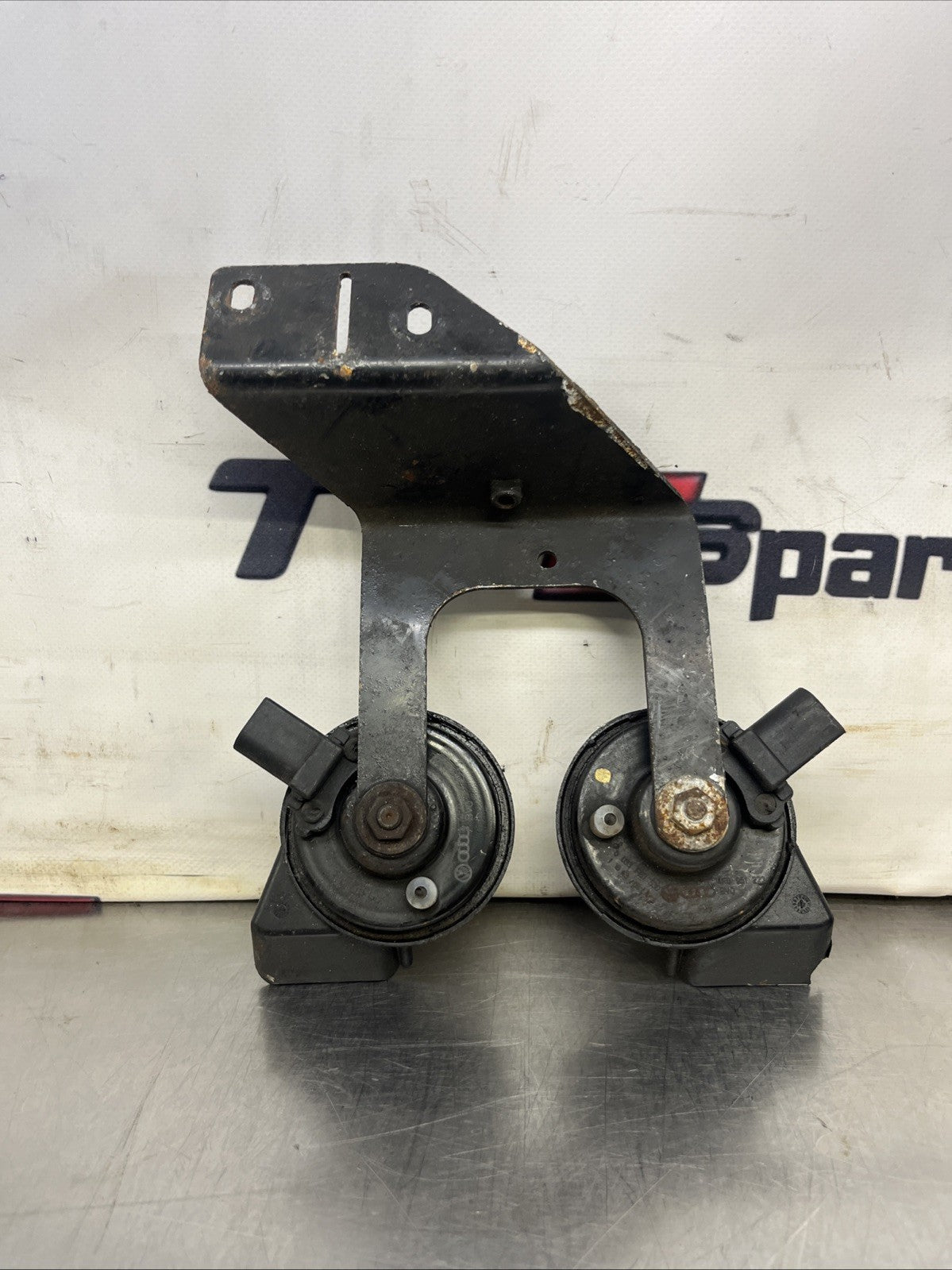 Audi A6 C6 2004-2008 Pair Of Horns 4F0951223 4F0951221