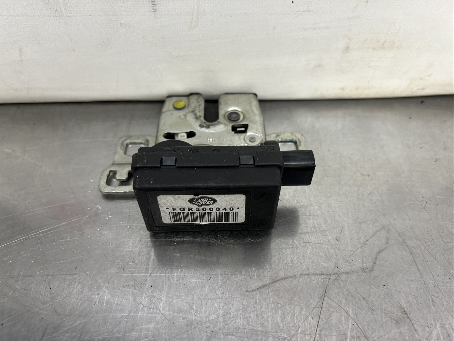 RANGE ROVER SPORT L320 05-09 UPPER TAILGATE LOCK LATCH