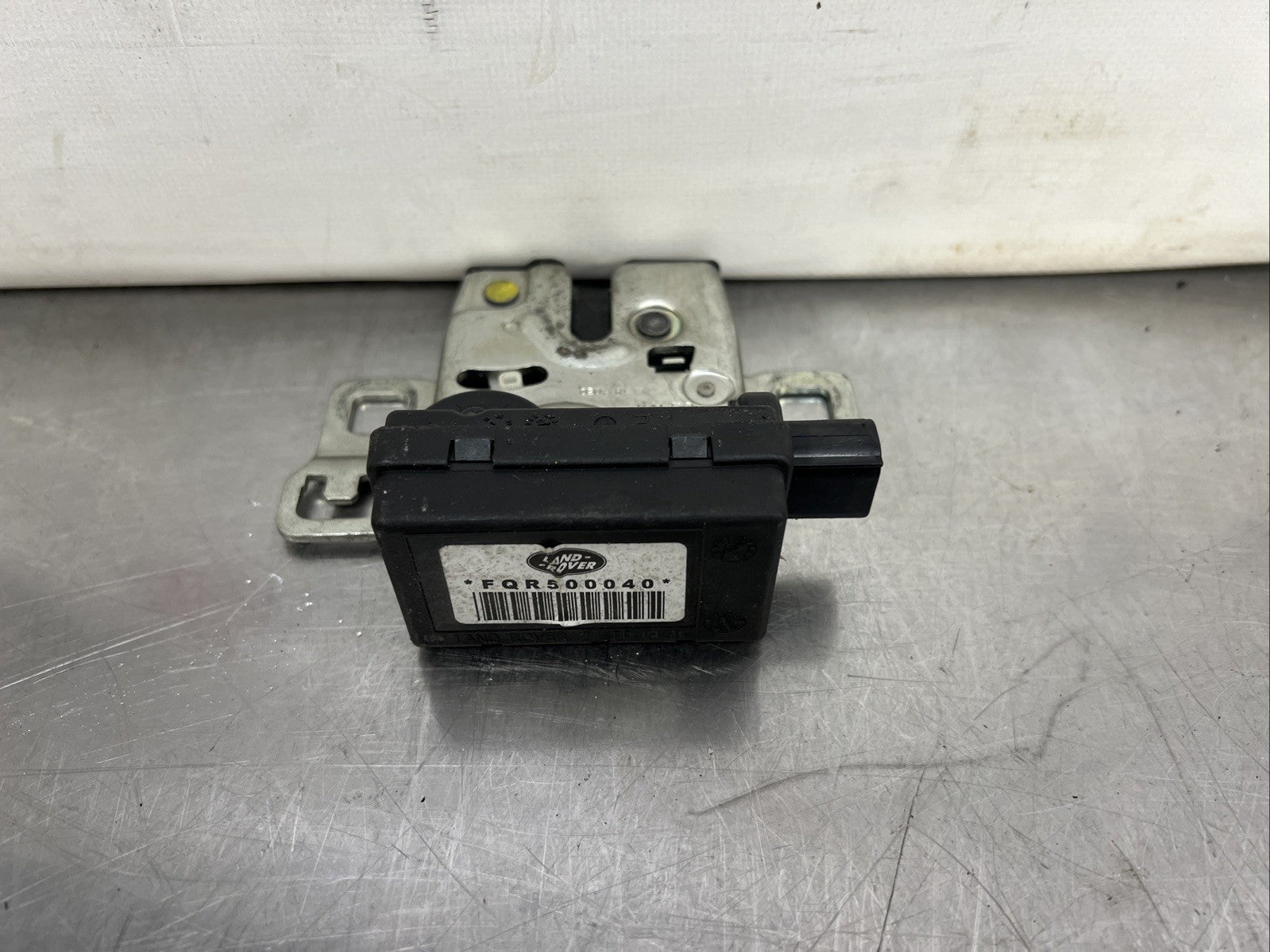 RANGE ROVER SPORT L320 05-09 UPPER TAILGATE LOCK LATCH