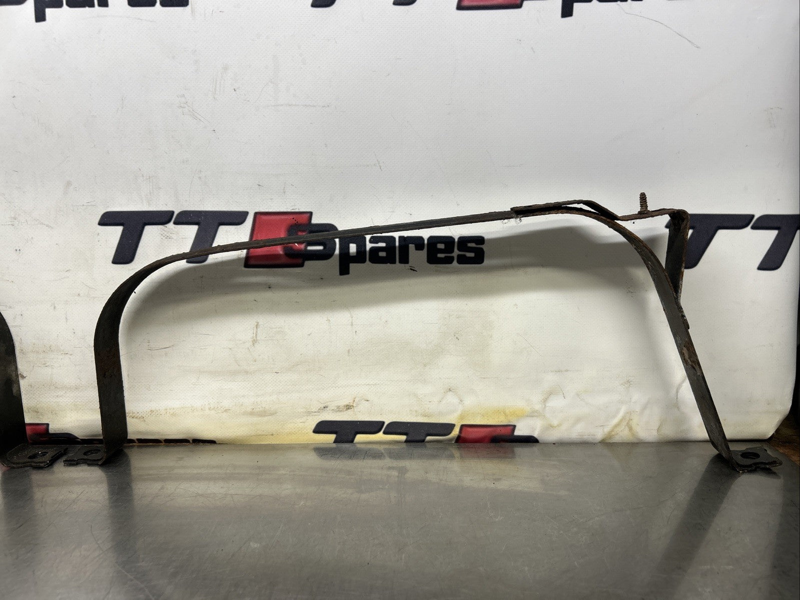 Audi TT Mk1 QUATTRO 1999-2006 PETROL TANK STRAP (Pair)