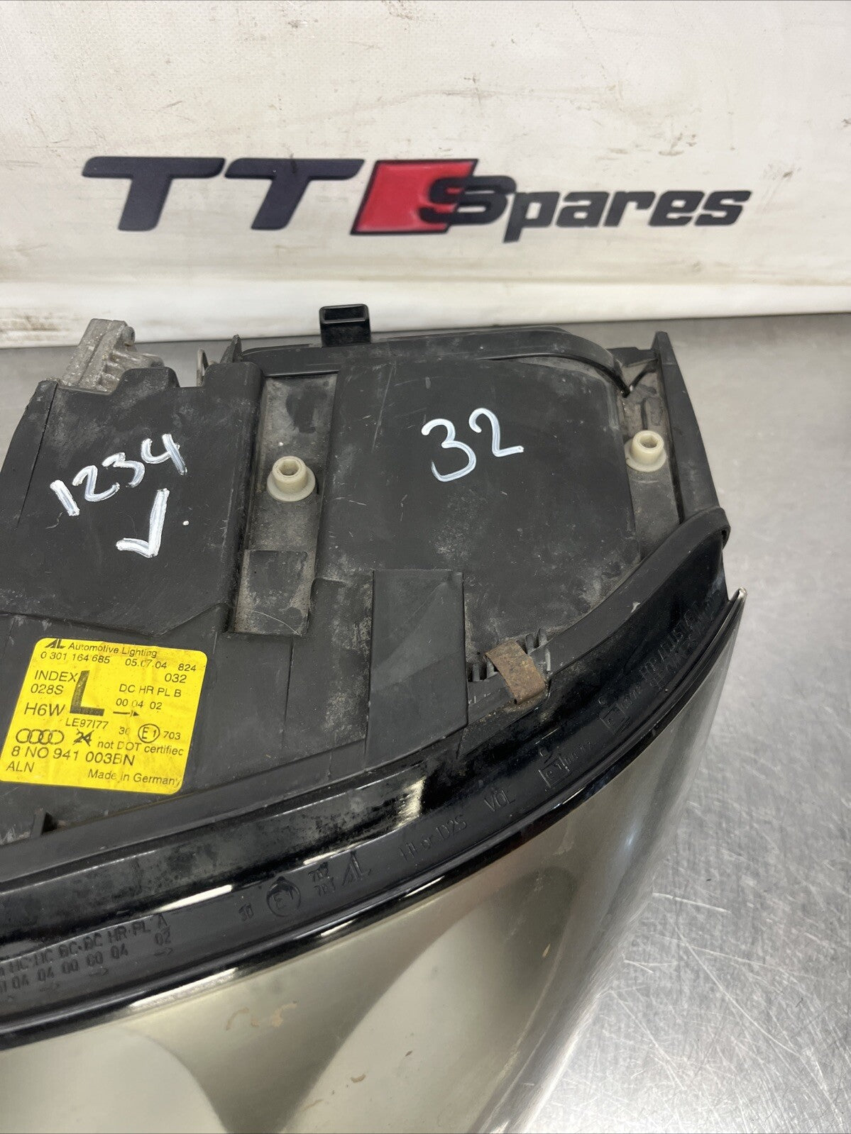 Audi mk1 TT 8N0941003BN N/S Front Xenon Headlight DAMAGED