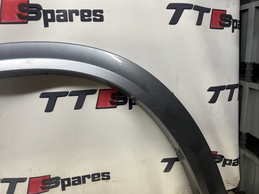 BMW X5 E70 WHEEL ARCH TRIM PASSENGER   SIDE FRONT space Gray