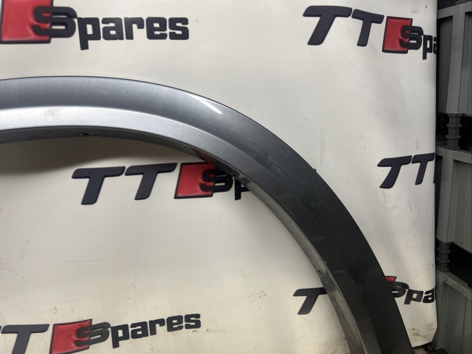 BMW X5 E70 WHEEL ARCH TRIM PASSENGER   SIDE FRONT space Gray