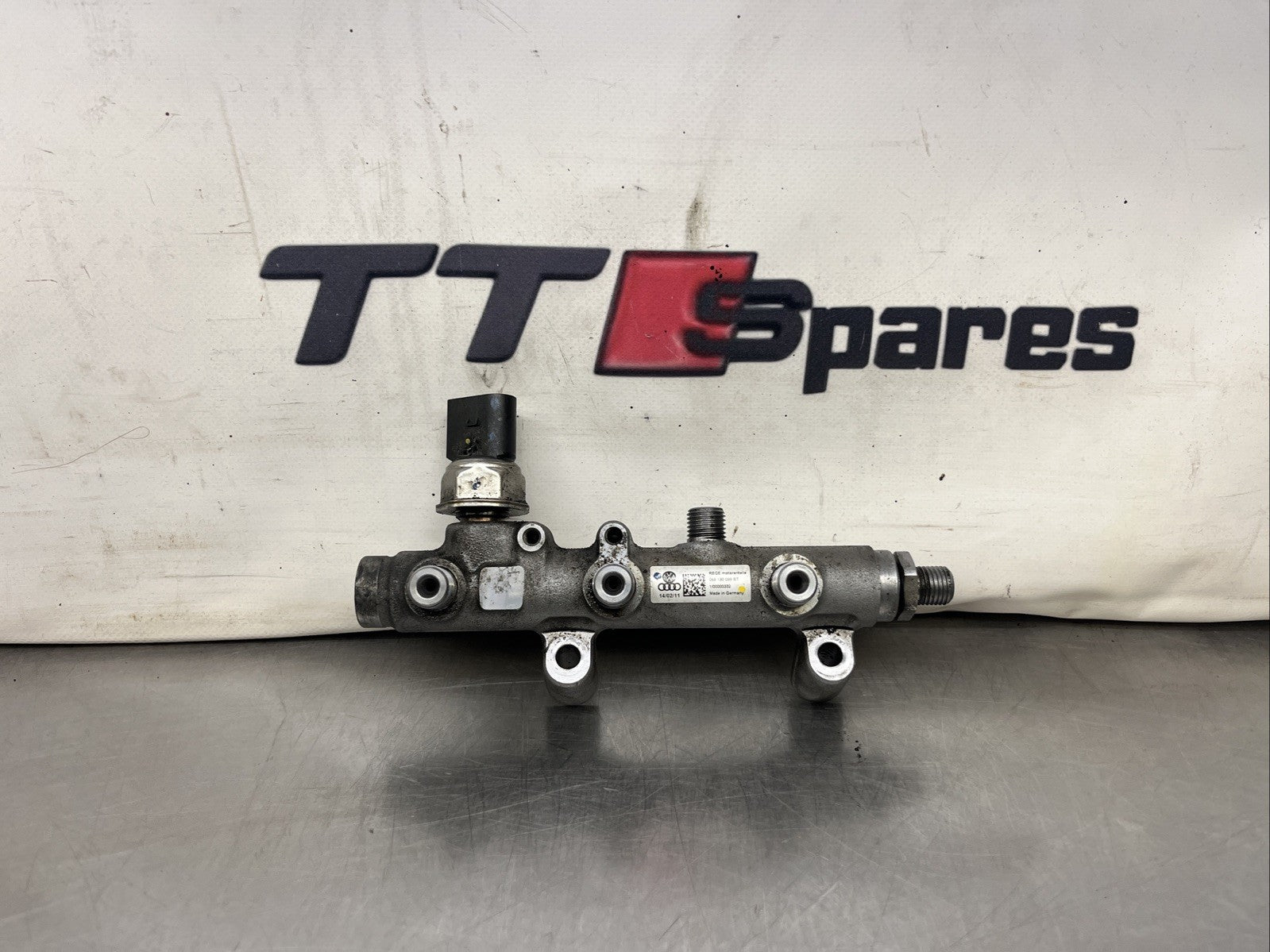 Audi A5 A6 Q7 3.0 Diesel 180kw Fuel Rail Distributor 059130089BT