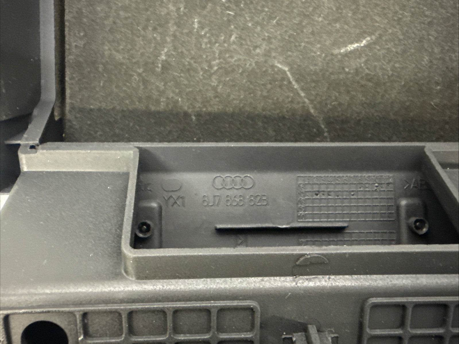 AUDI TT TTS ROADSTER MK2 8J 2007-2014 REAR CENTRE STORAGE COMPARTMENT 8J7867489