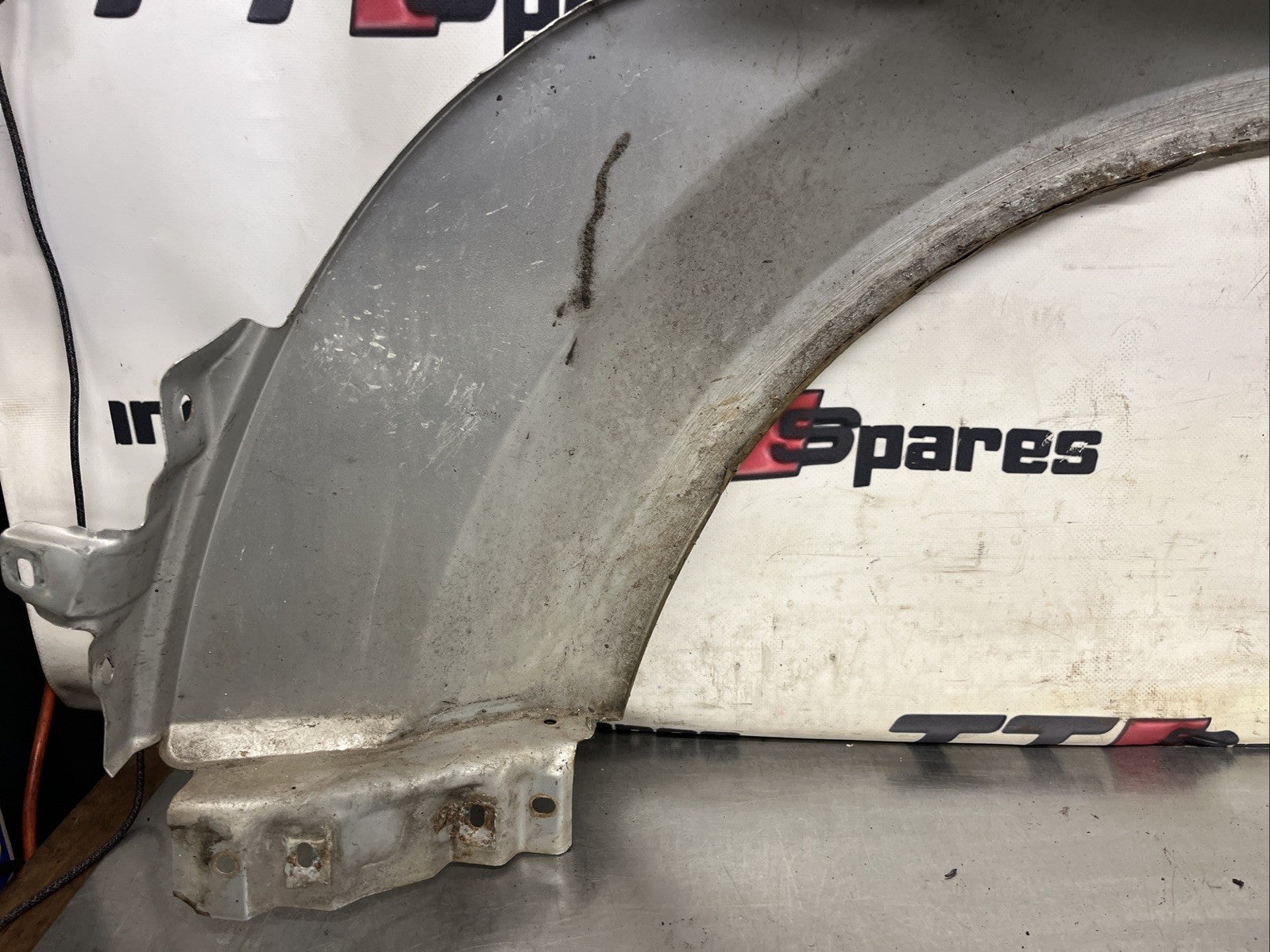 AUDI TT MK1 8N 98-06 OFF RIGHT SIDE FRONT WING Silver LY7W