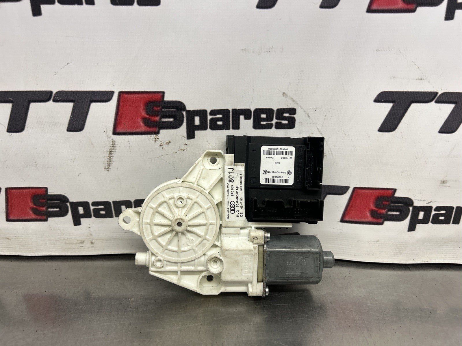 Audi A3 8P Window Motor Lifter Regulator Control Front Right O/S 8P0959801N