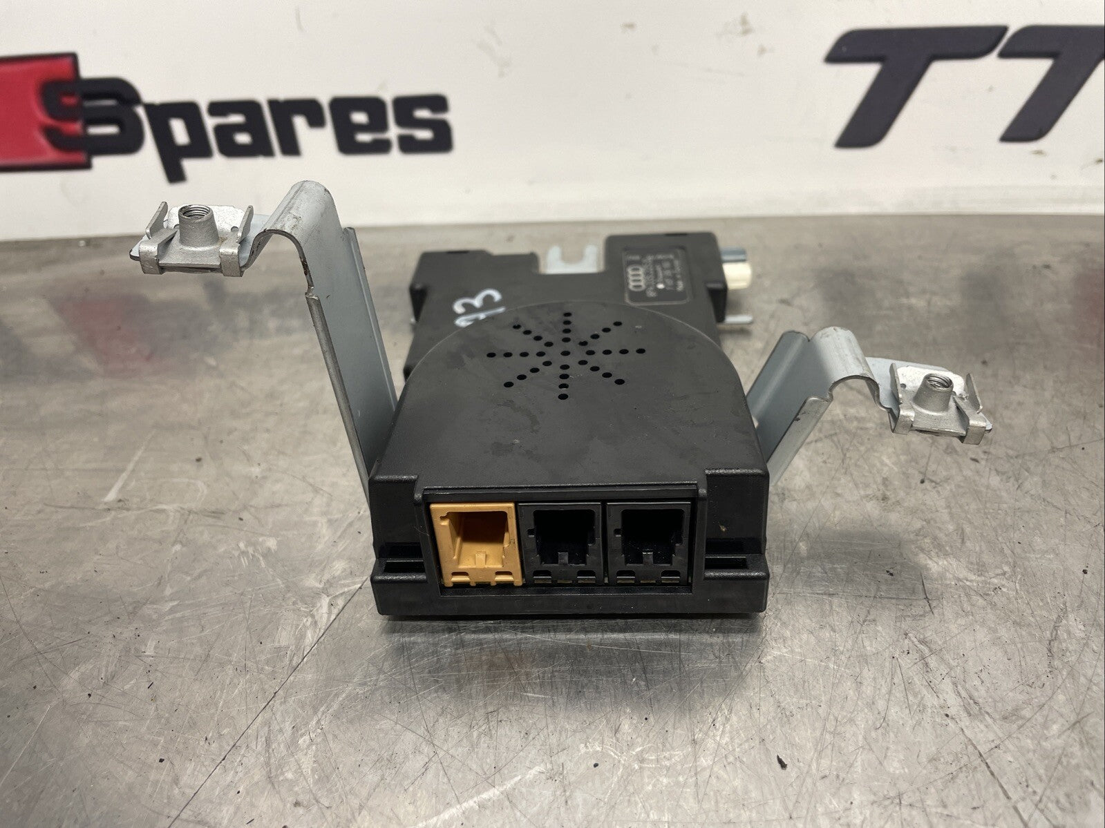 AUDI A3 8P AERIAL ANTENNA AMPLIFIER BOOSTER 2010 8P4035225D