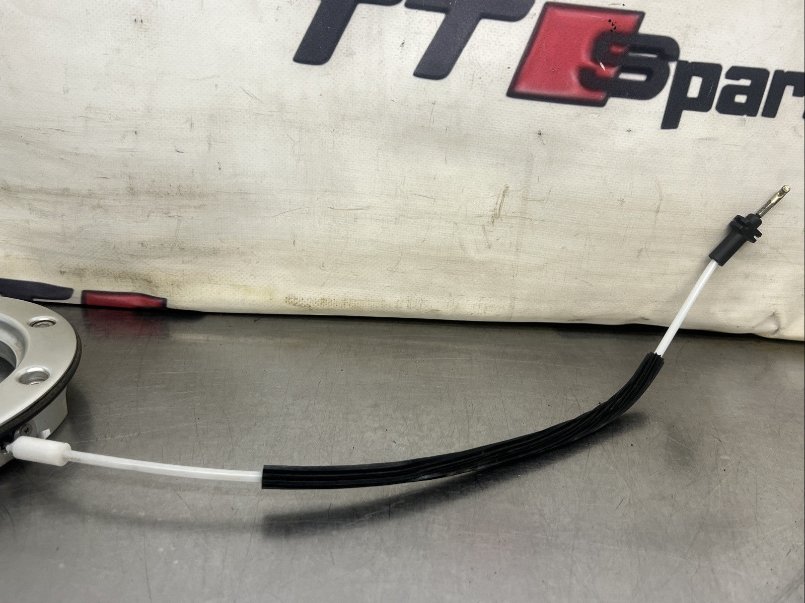 AUDI TT Mk1 Fuel Filler Flap 8N0809905B 98-06