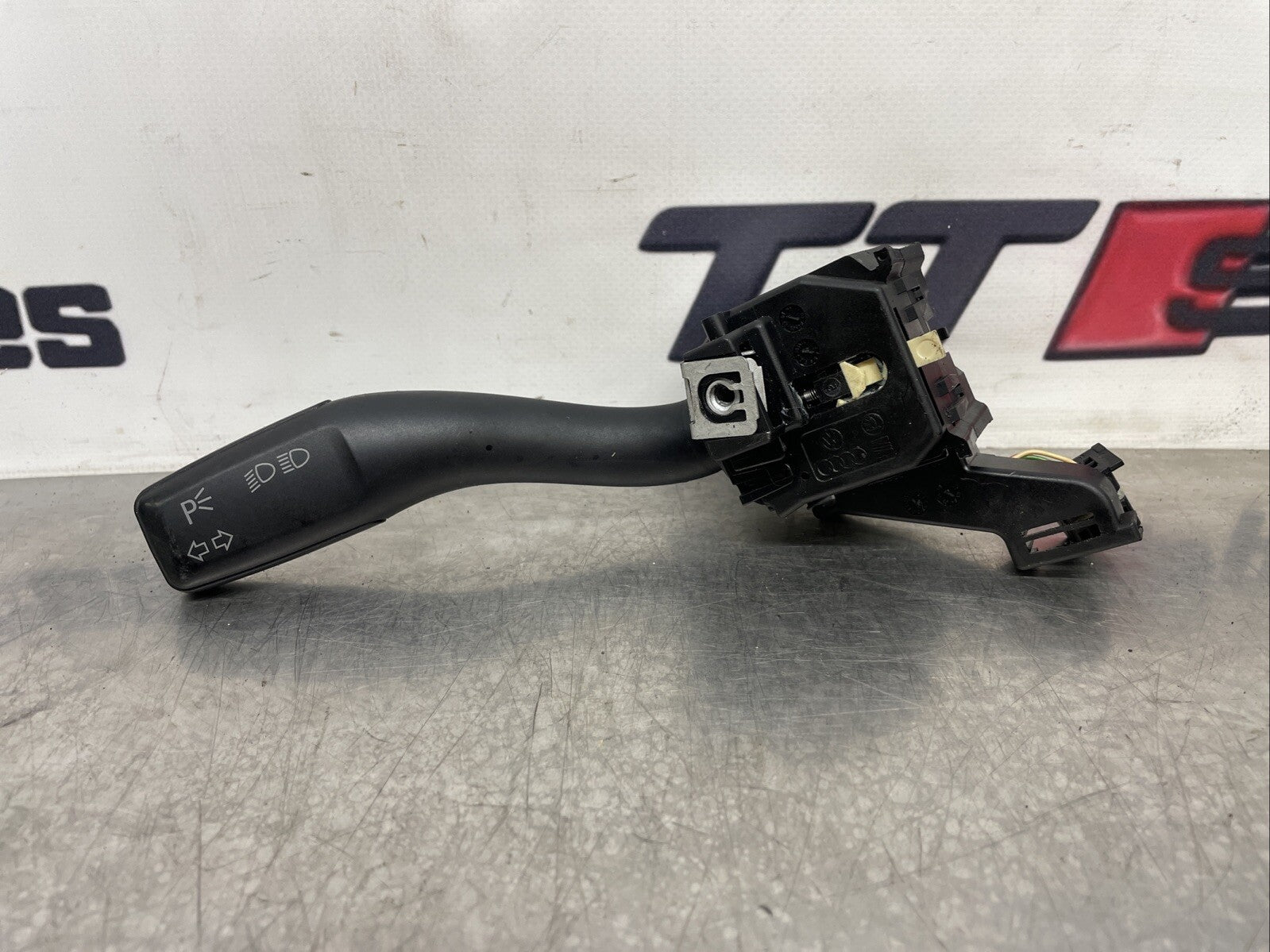 8P0953513A AUDI A3 8P 03-08 INDICATOR STALK 