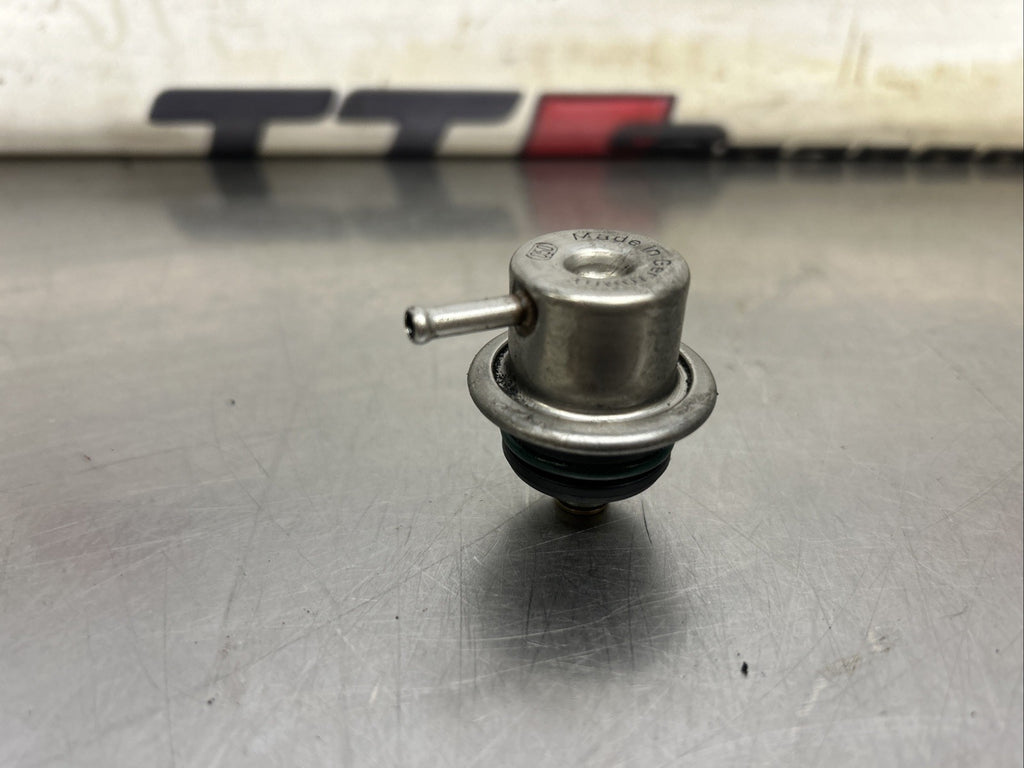 VW AUDI TT 3.0 bar FUEL PRESSURE REGULATOR 0280160557 037133035C Genuine 1.8t