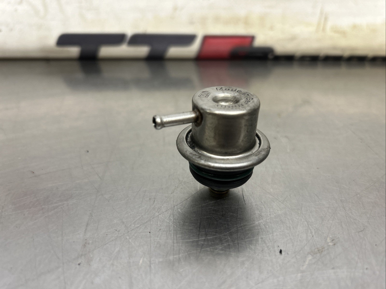 VW AUDI TT 3.0 bar FUEL PRESSURE REGULATOR 0280160557 037133035C Genuine 1.8t