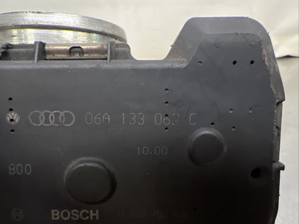 Audi TT Mk1 8N - 180 / 225 - Throttle Body 06A133062C - Used 