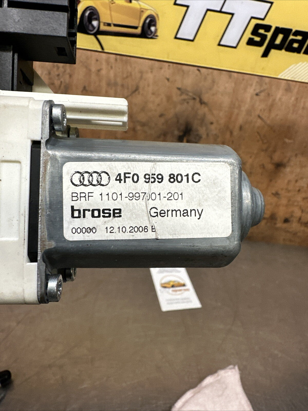 AUDI A6 S6 C6 04-11 REAR LEFT PASSENGER SIDE WINDOW MOTOR REGULATOR 4F0959801C