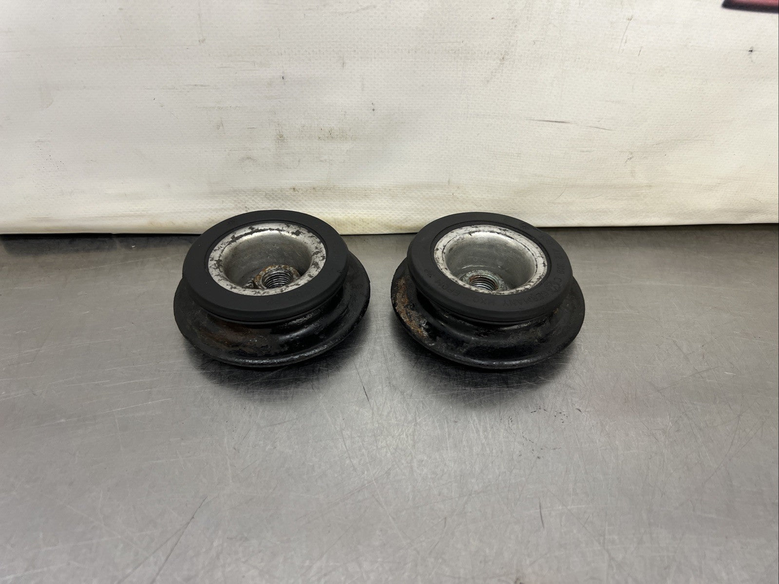 AUDI TT MK1 FRONT SUSPENSION CUPS TOP STRUT SUPPORT MOUNT CUPS 1J0412319