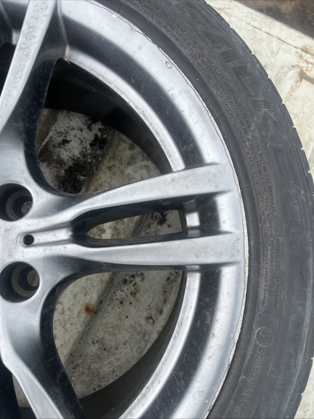 3611 7  845 881 GENUINE BMW WHEEL & FREE TYRE 7845881 8.5J x 18"