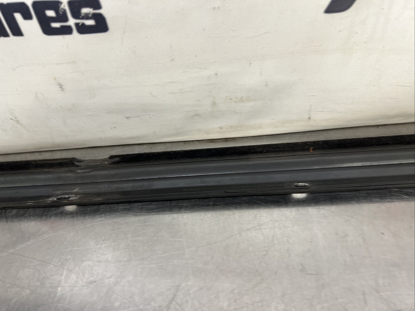 Auti TT Mk1 8N Coupe Exterior Door Window Seal Strip Front Right O/S 8N8837478A
